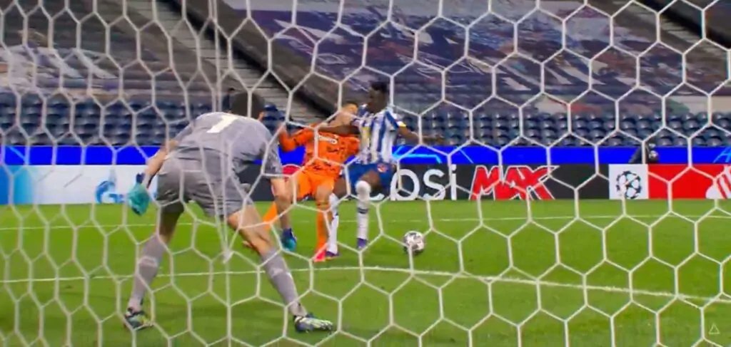 2019/20Ottavi A #PortoJuve 2-1Arbitro: Del Cerro Grande94' Zaidu travolge Ronaldo in area, l'arbitro lascia correre...VAR c'era - Probabilmente dormiva https://www.corrieredellosport.it/news/calcio/moviola/2021/02/18-79242655/moviola_porto-juve_su_ronaldo_era_rigore_clamoroso_