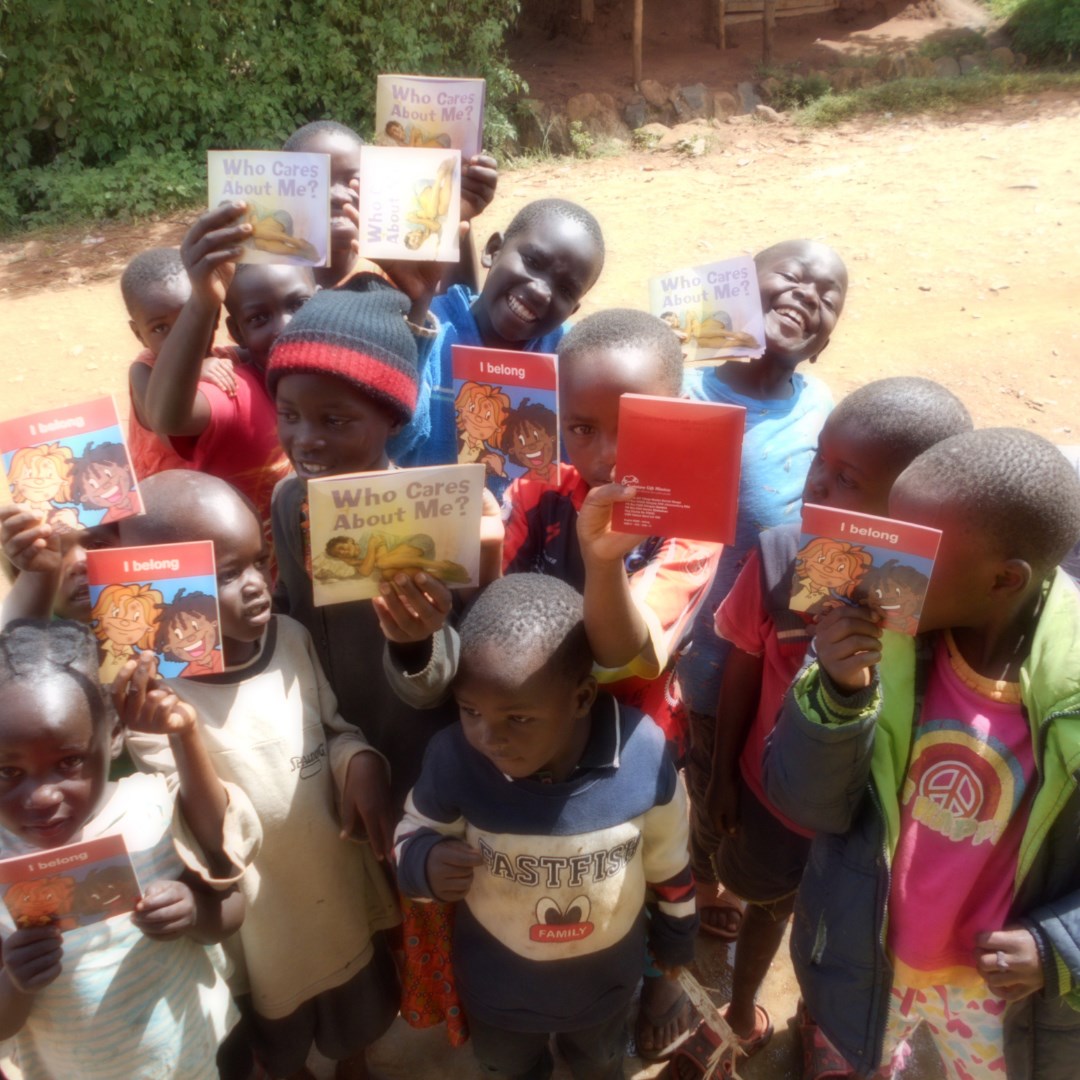 LifewordsA's tweet photo. "After reading the story in the booklet How's Life, I saw children in Dandora praying for God's healing. It was both a quiet time and a wonderful time..." 
These are the words of Charles Kabogoza a Children Worker. https://t.co/RFocgzzBLW