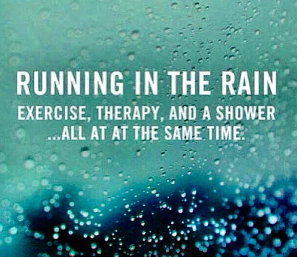 WindyWilson88's tweet photo. Windy says looks like I’ll need these bad boys this morning. My @sealskinz waterproof socks. Absolutely torrential here the now #Auchterarder #SealSkinz #WaterproofSocks #IfItsNotRainingItsNotTraining https://t.co/z72yPVdgRj