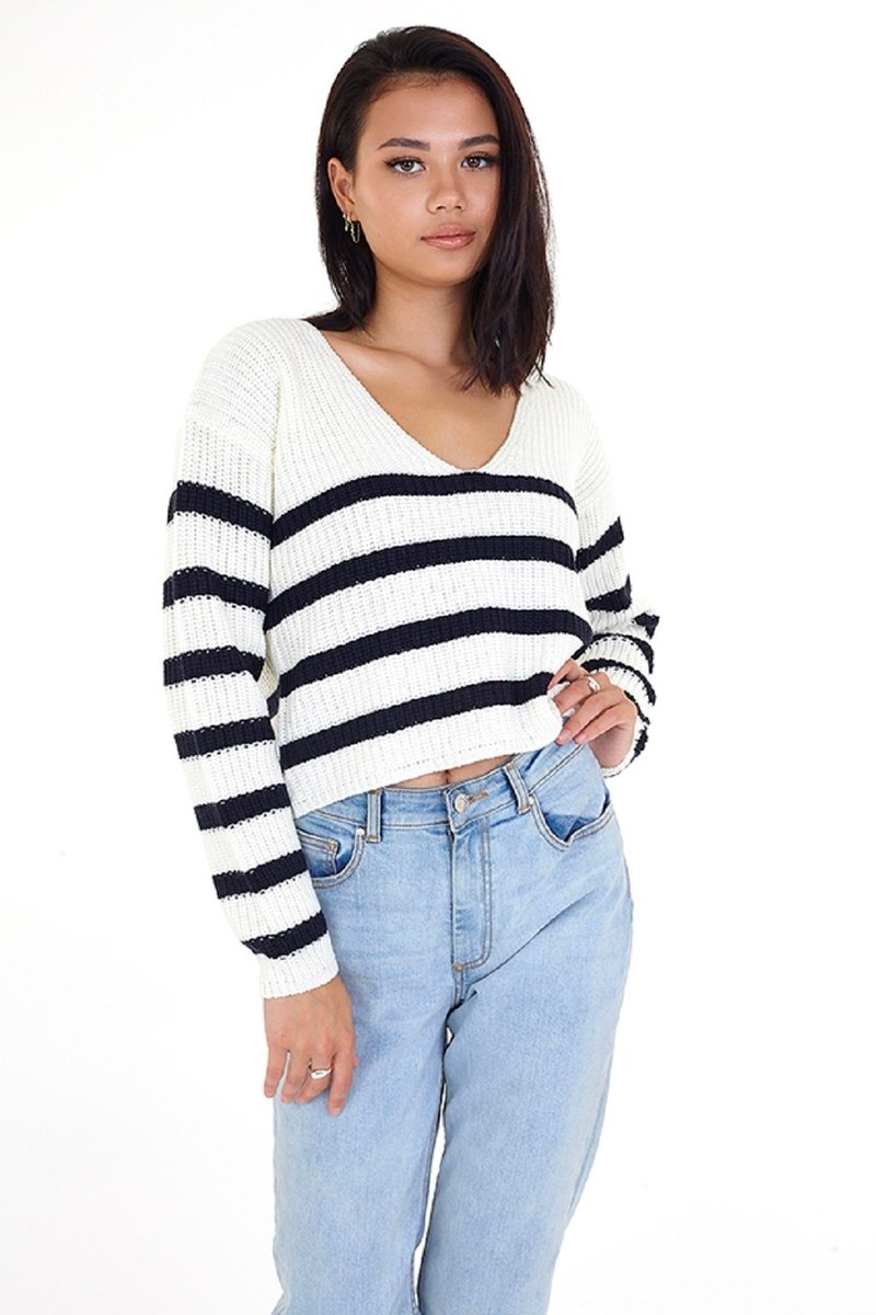 CurvaceousLtd's tweet photo. Stay home, stay cute ❣️ Shop our winter tops on https://t.co/Pd1ulB2tIT 

#WinterClothes #CurvaceousFashion

#curvy #plussize #curvygirl #plussizefashion #bodypositive #fashion #plussizemodel #curvyfashion #love #winterfashion https://t.co/74yz9QOrDo