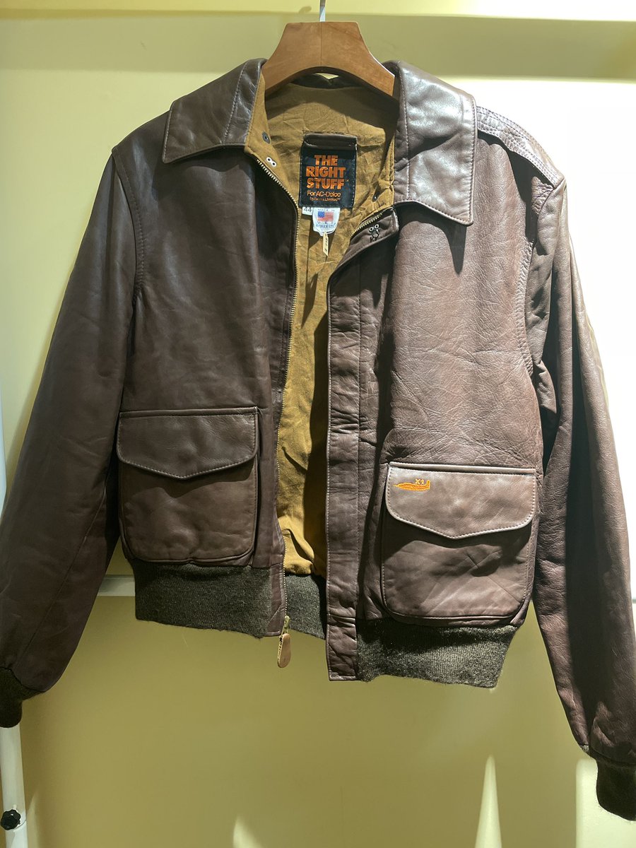 CHIWAWAVINTAGE's tweet image. 美產 Avirex for ac delco 工作服皮衣

衣長：61.5
肩寬：47.5
胸圍：51
袖長：64