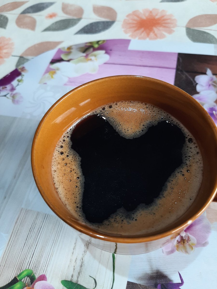 VLauwerys's tweet image. Bonjour Marc  bon #VendrediDouceur   hier on m a servi un café ☕  et j ai eu un beau message     sûrement de mon 😇❤ 😍😍😍😍