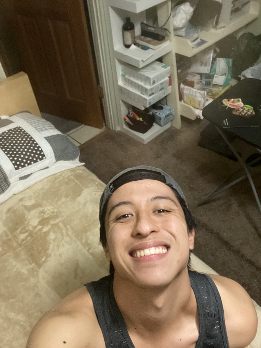 gabriel_rang01's tweet photo. Why can’t it be the weekend already 😔🚗🌴🍜 https://t.co/eFo2ZtBk8M