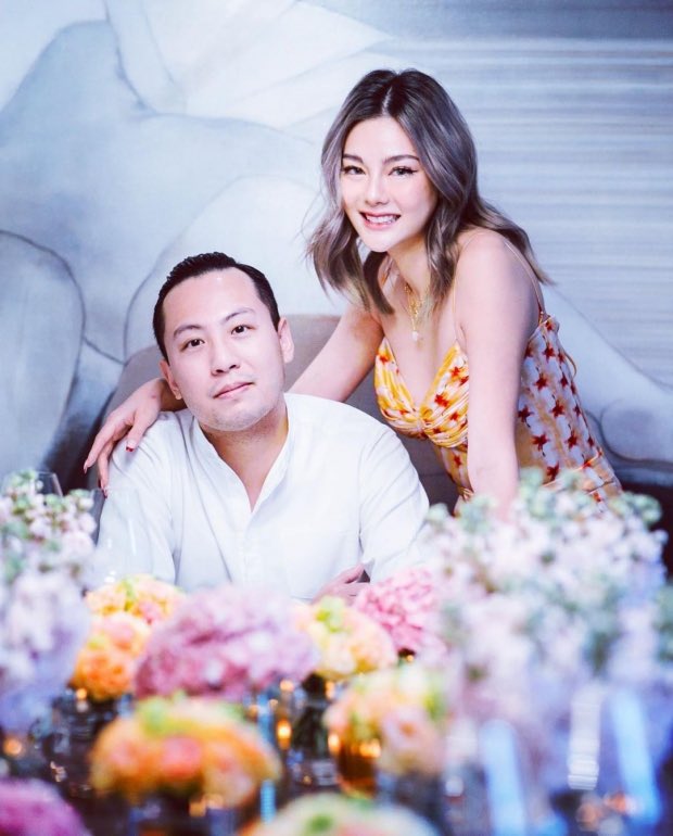 UnderbedDara's tweet photo. ตึ่งงงง!เพิ่งจะเปิดตัวเมื่อปลายปี หวานกันไปเมื่อวาเลนไทน์ แต่ตอนนี้ได้กลิ่นเลิกรามาจากไอจีชีดิวและแฟนเซบาสเตียน

รูปคู่ในไอจีทั้งคู่หายหมด1 , อันฟอลกันทั้ง2ฝ่ายอีก1  อะไรยังไงกันแม่รวดเร็วจนงงไปหมดหรือเค้าจะแค่งอนๆกันกดซ่อนรูปไว้เฉยๆ /มองบวก

ปล. ขอไม่ออกตัวใดใดเผื่อเค้าดีกัน 555 https://t.co/ZnYzKLfmxi