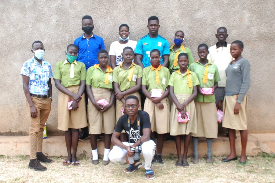 #HopeToTheWorldFoundation
Bringing hope to the young ones out there. Let's fight for a girl child. Future mothers. Donate a pad to save the nation. Helping through the will of Christ