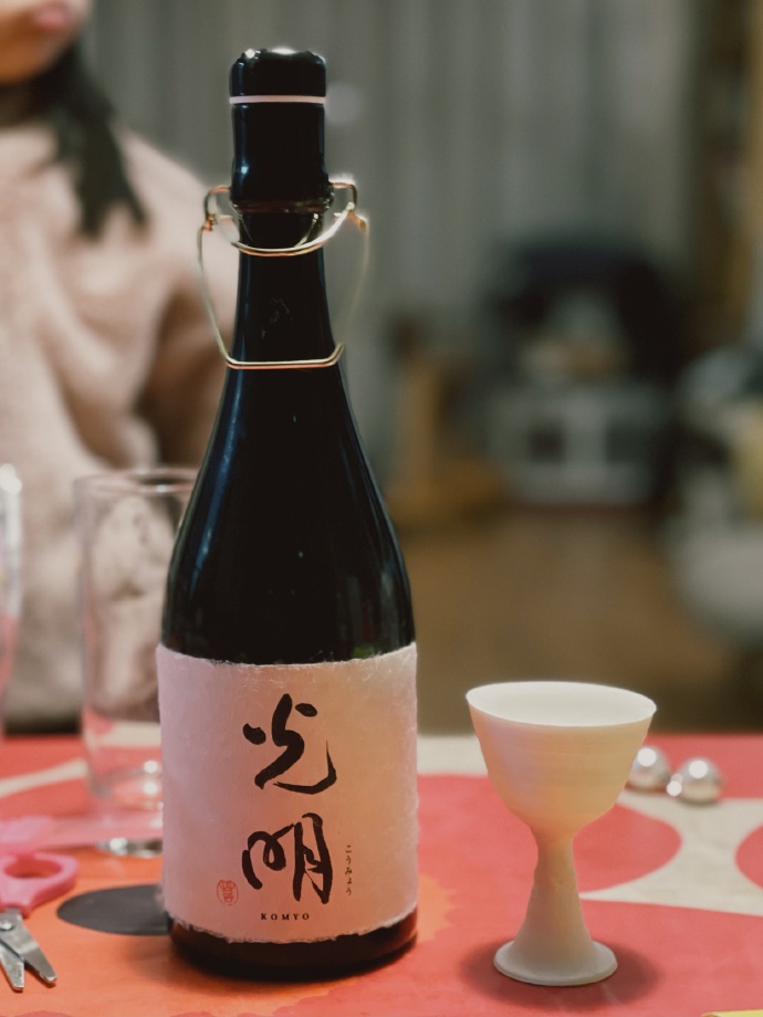 lovesakeholic's tweet photo. //As soon as I open the cork, “it smells so nice!” my friend beside me kept saying. It felt like the peach blossoms from the upstream mountains sails down the river and made a splash on the dining table...//

Read more:https://t.co/OShT7FVhW2 https://t.co/GrMh41pVKv