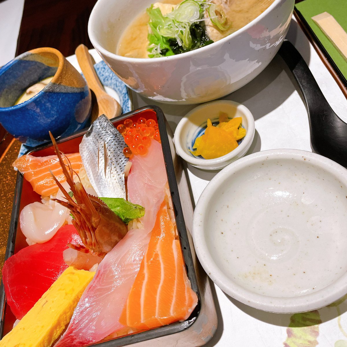 Feliz フェリース 沖縄浦添市にある雑貨屋さん 仕事で新都心にある山葵にランチ連れて行ってもらいました ワサビが苦手なのに山葵来たからワサビ抜きにできるランチきいて注文したw魚が驚く程新鮮で美味しかった 沖縄 ランチ 山葵 那覇