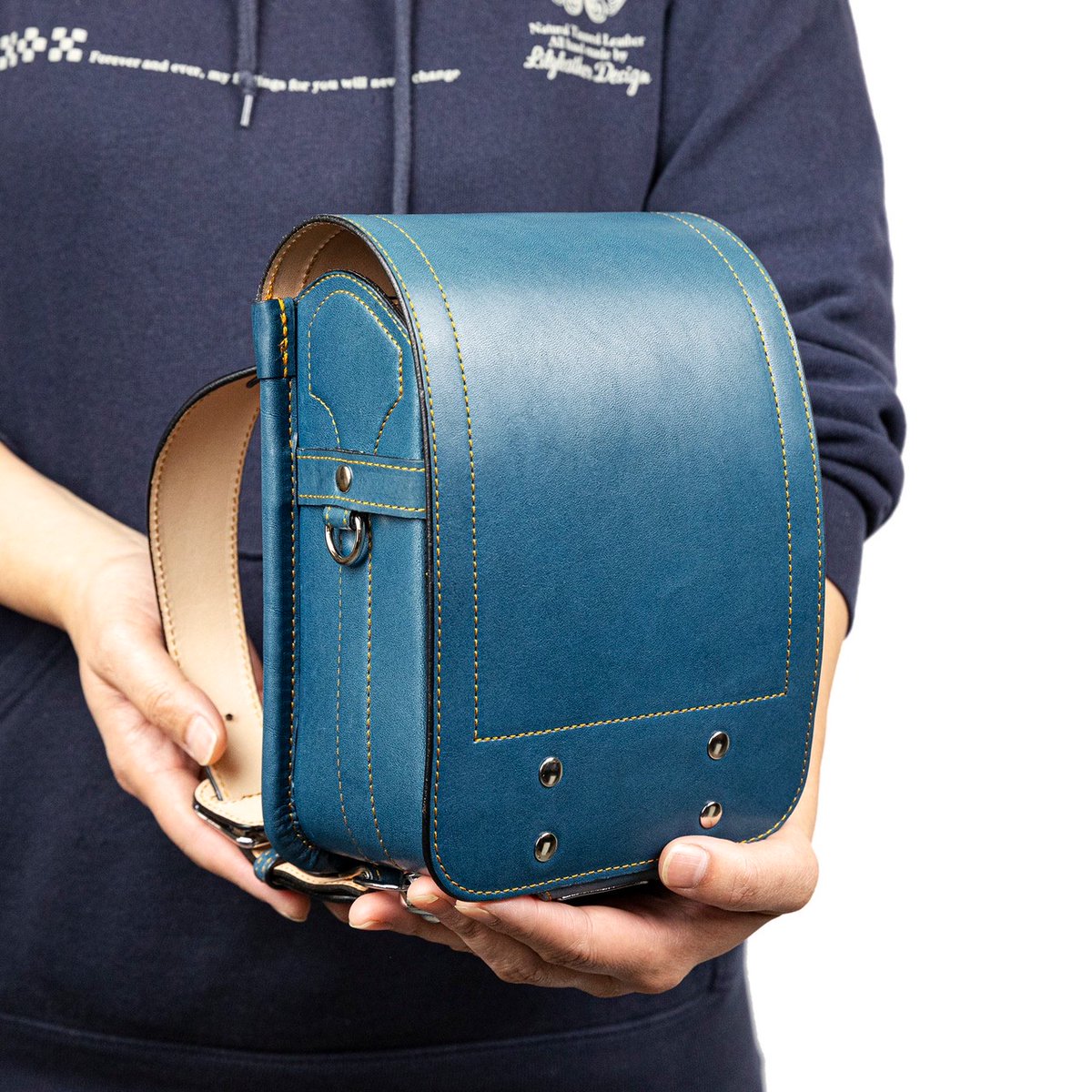 LilyLeather's tweet photo. ミニランドセル🎒を納品しました♪
Instagramで製作風景UPしているので、見てみてください😆
https://t.co/Nh046wsiIQ https://t.co/YDi3Kqdu6G