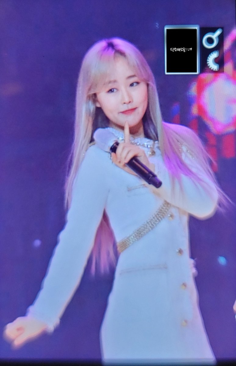 210219 러블리즈 베이비소울

ㅜㅜㅜㅜㅜㅜㅜㅜ

#러블리즈 #Lovelyz #이수정 #베이비소울 #babysoul #목종이 #벱솔 #ベイビーソウル