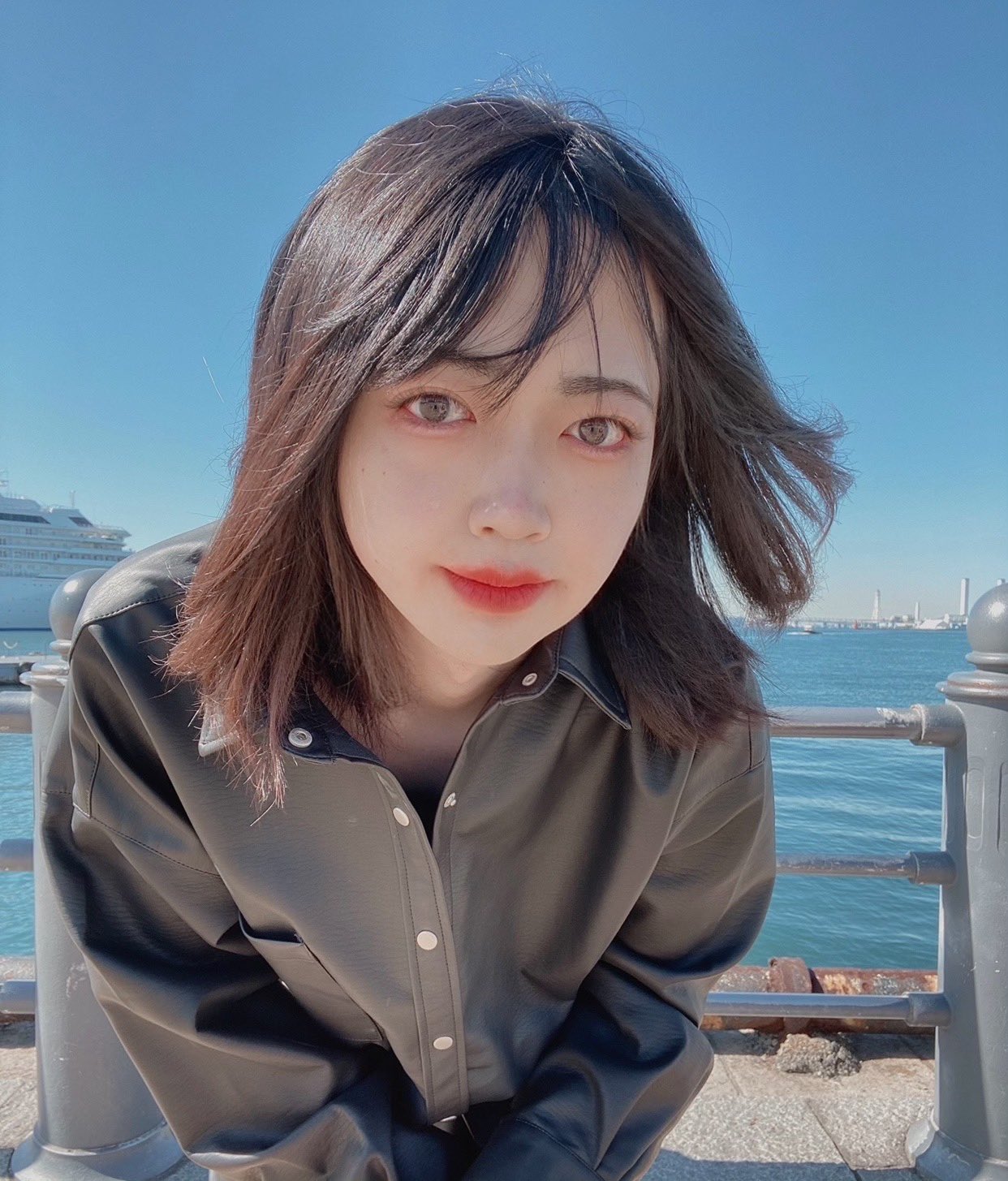 萌茶 もちゃ ジェンダーレス男子 赤レンガにて写真を撮りました ˊᵕˋ 全身レザーです ฅ ฅ ﻌﻌﻌ 女の子っぽい服も好きなんですけど こういうメンズライクな洋服も着ます ジェンダーレス男子 中性 セクマイ 男の娘 女装 T Co