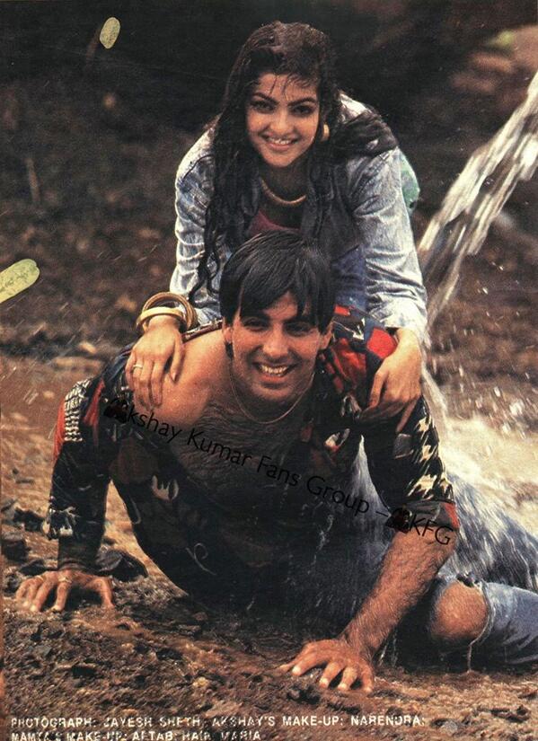 Blast From The Past Pic - #AkshayKumar & #MamtaKulkarni In Anno Magazine 1995 ❤️💥