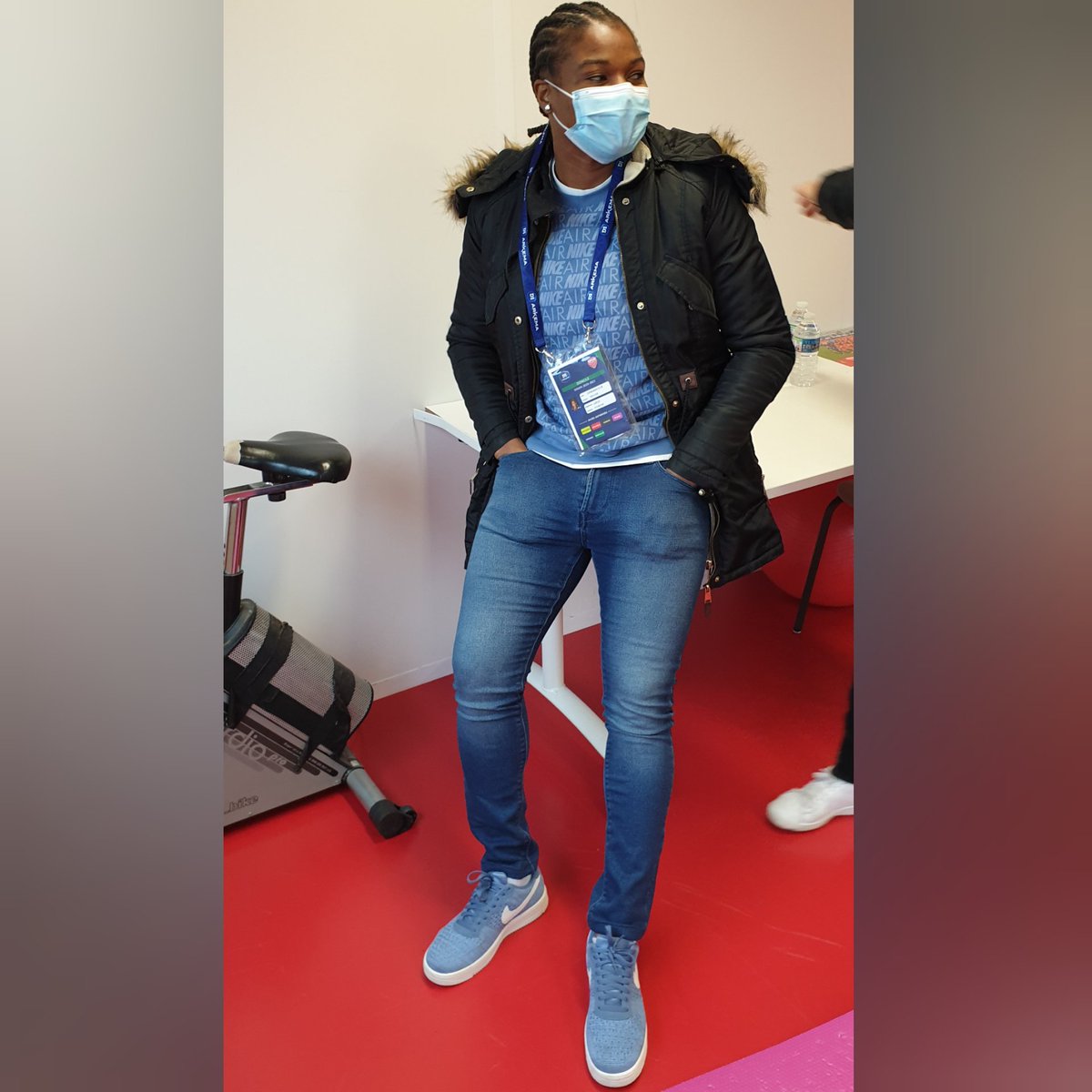 oparanozie9's tweet photo. Fridays are for flashbacks. Masked up😷 https://t.co/gJyzx7MyLZ