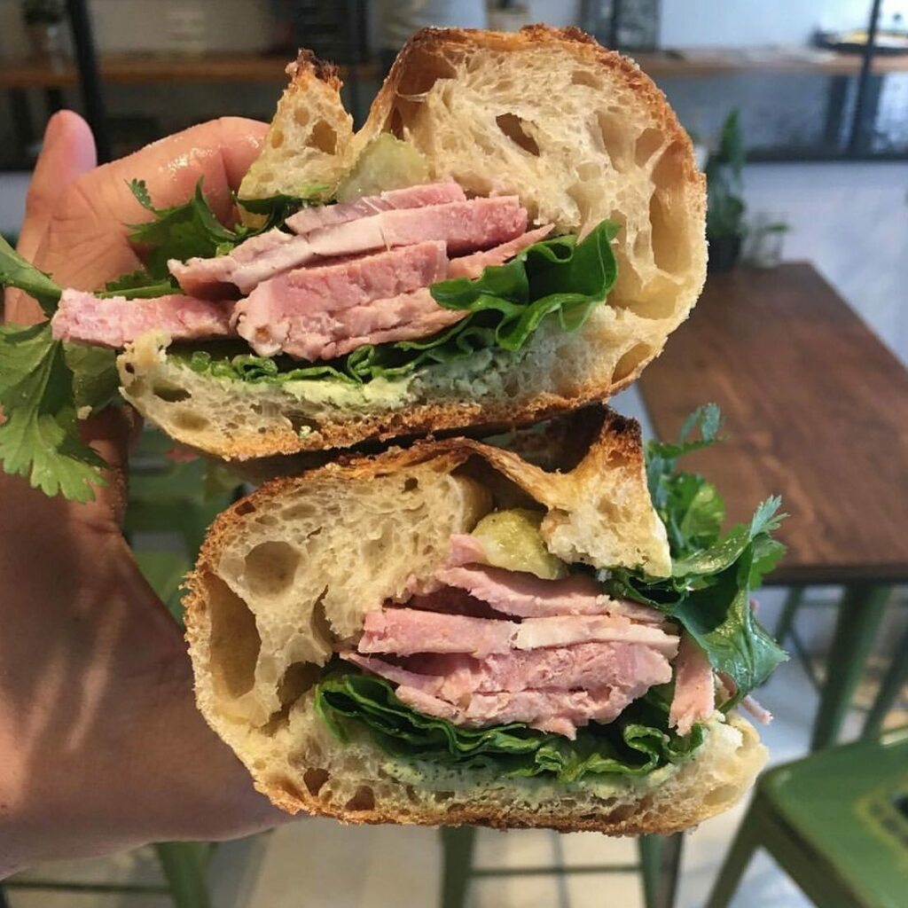 gillespudlowski's tweet photo. #faimdenuit : #sandwich #jambonbeurre à l’estragon @elmer_epicerie 👌🌭 @simon_horwitz_chef #demisel #yummy #foodpics #foodstagram #instagood #foodforthought #delicious #gourmandise #fresh #tasty #food #foodporn #foodies #parisestunefete #parisestano… https://t.co/bNXr2ITuvy https://t.co/cuxiNoASTu