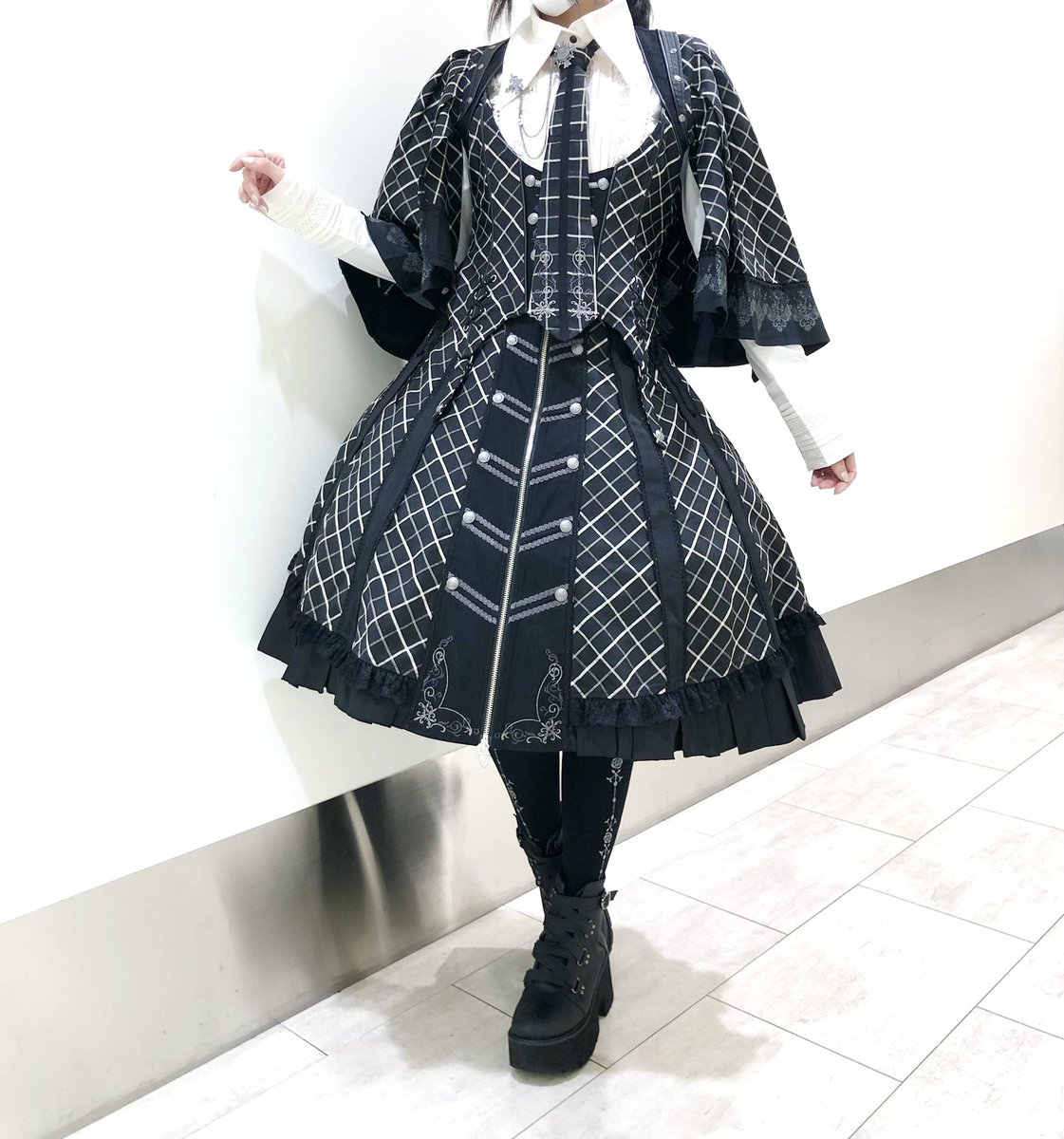 ozz on グレー ケープ 薔薇シリーズ 新品☆今季物☆オッズオンオネスト