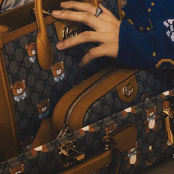 EukekflUUAMGBK3?format=jpg&name=small