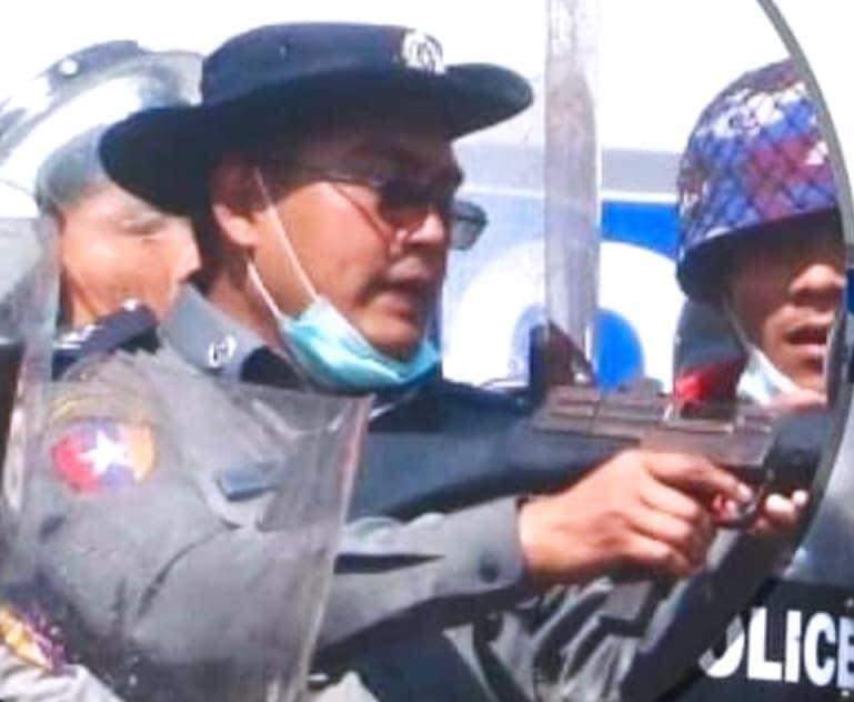 The 20-year old student, who was brutally shot in the head by a police officer during an anti-coup protest in Nay Pyi Taw #Myanmar, was pronounced dead today after more than a week of treatment to her brain death by artificial life support.

#WhatIsHappeningInMyanmar
#Feb19Coup