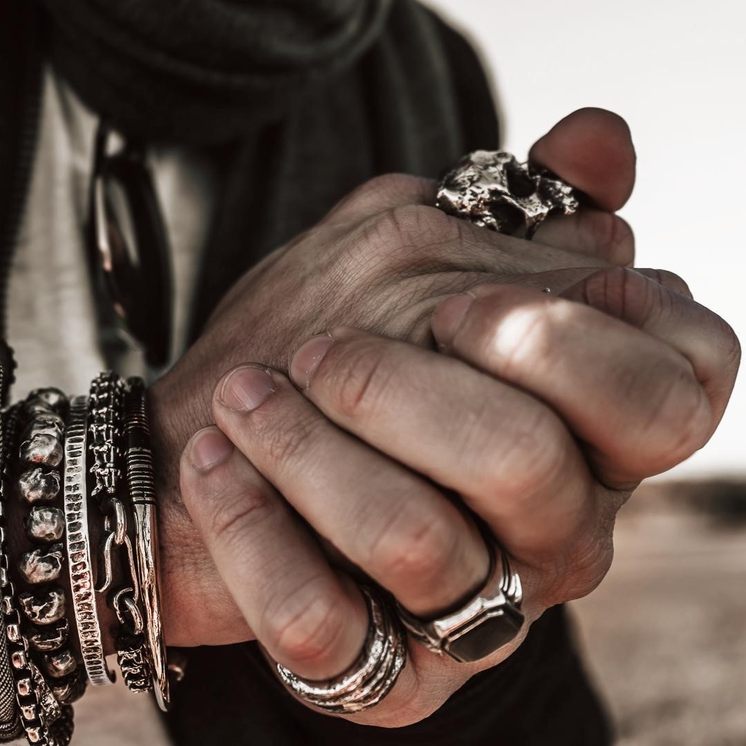 WSFoundry's tweet image. Are you content with your jewellery collection?⁠
⁠.
Visit the @vrvodesigns studio at #thewoodstockfoundry, come and try on all your favorite pieces, feel all the grains and textures and see what fits best.⁠
.
.
.
#handcraftedjewellery
#beboldwearvrvo