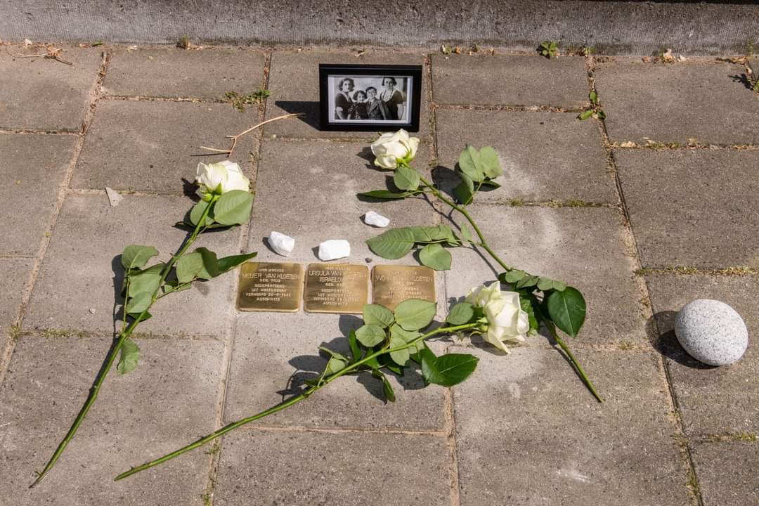 Stolpersteine S'dam tweet media