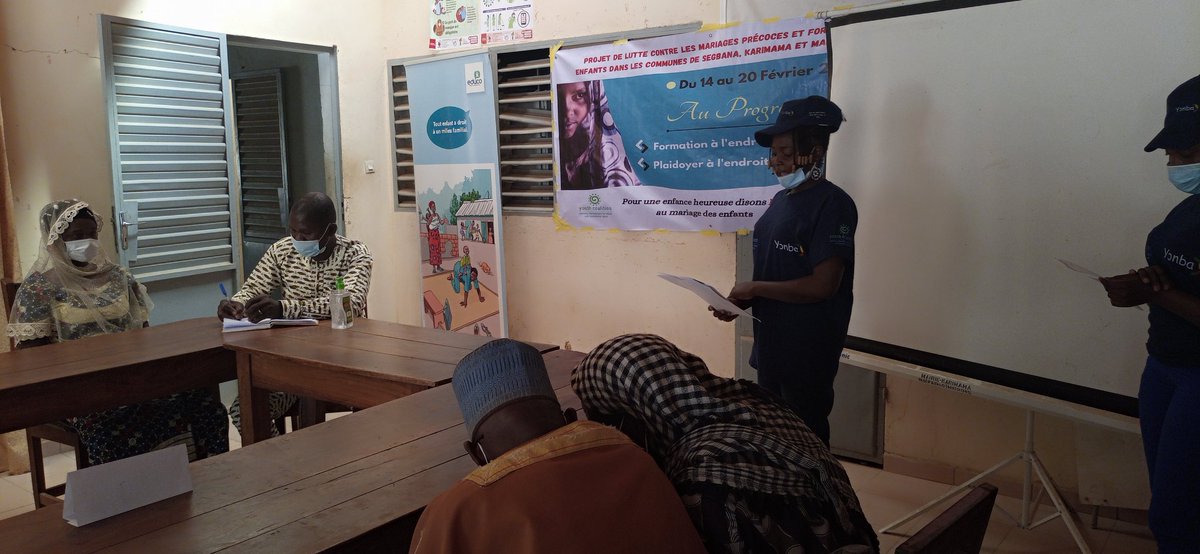 Plaidoyer auprès des autorités de la commune de Karimama pour lutter contre les #MPFE. Accueil chaleureux des leaders de la commune et engagement signé.
Maintenant nous mettons le cap vers la commune de Malanville. #Projeune
<a href="/youth_coalition/">Youth Coalition</a>