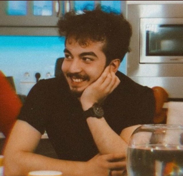 KezoOWN's tweet photo. Haftanın görevi hükümete bunun mizah olduğunu anlatmak #freeporçay https://t.co/jEjV9r8IOK