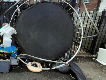 FPN issued on Stafford Avenue, Bulwell, following the dumping of waste on the street. Not only can this cause pest issues, but is a fire hazard too #KeepNottinghamClean