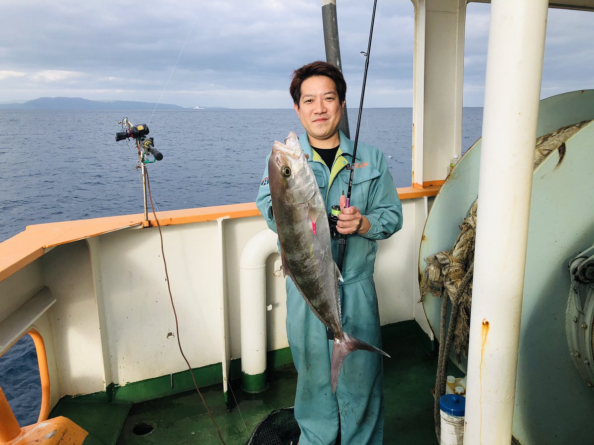 mekatiga's tweet photo. 石垣島沖！水深16メーター！pe0.8号リーダー5号ライトタックルでカンパチ！
#蛙スプーン #渡口製作所 #沖縄釣り https://t.co/JFS1ovNc1J
