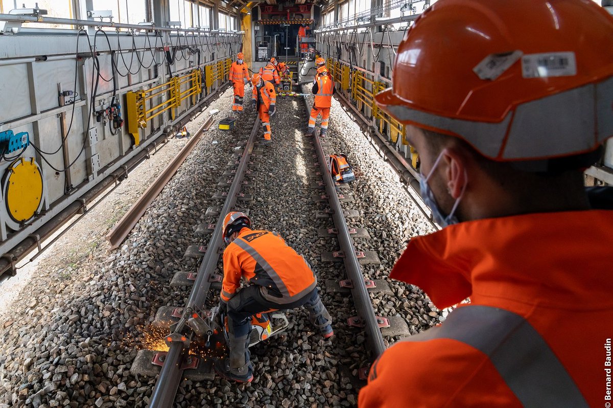 Un avant goût des photos de <a href="/berniebaud/">Bernard Baudin</a> sur le #TrainROBEL #IPSO, toujours aussi belles, merci ! 🤩
@InfraBlogIPSO <a href="/AntoinePrt/">Antoine Parent</a> <a href="/SNCFReseau/">SNCF Réseau</a>