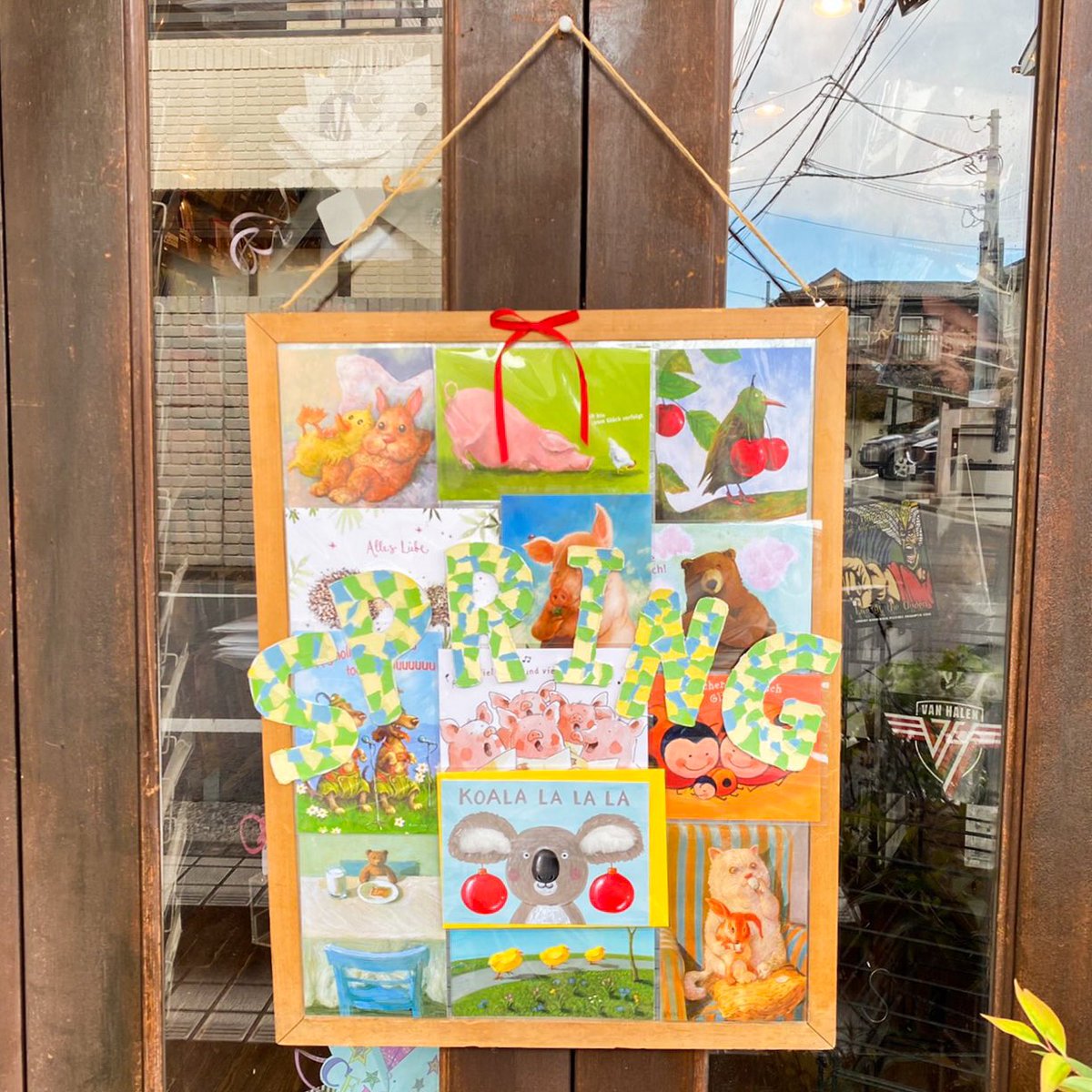 輸入雑貨 カード専門店 Billboard お店の外のボード レジカウンターのボード共に 一足早く春仕様になりました 店内には春らしいカードがたくさん並んでいますよ Postcard Greatingcard 吉祥寺 東京 ポストカード グリーティングカード