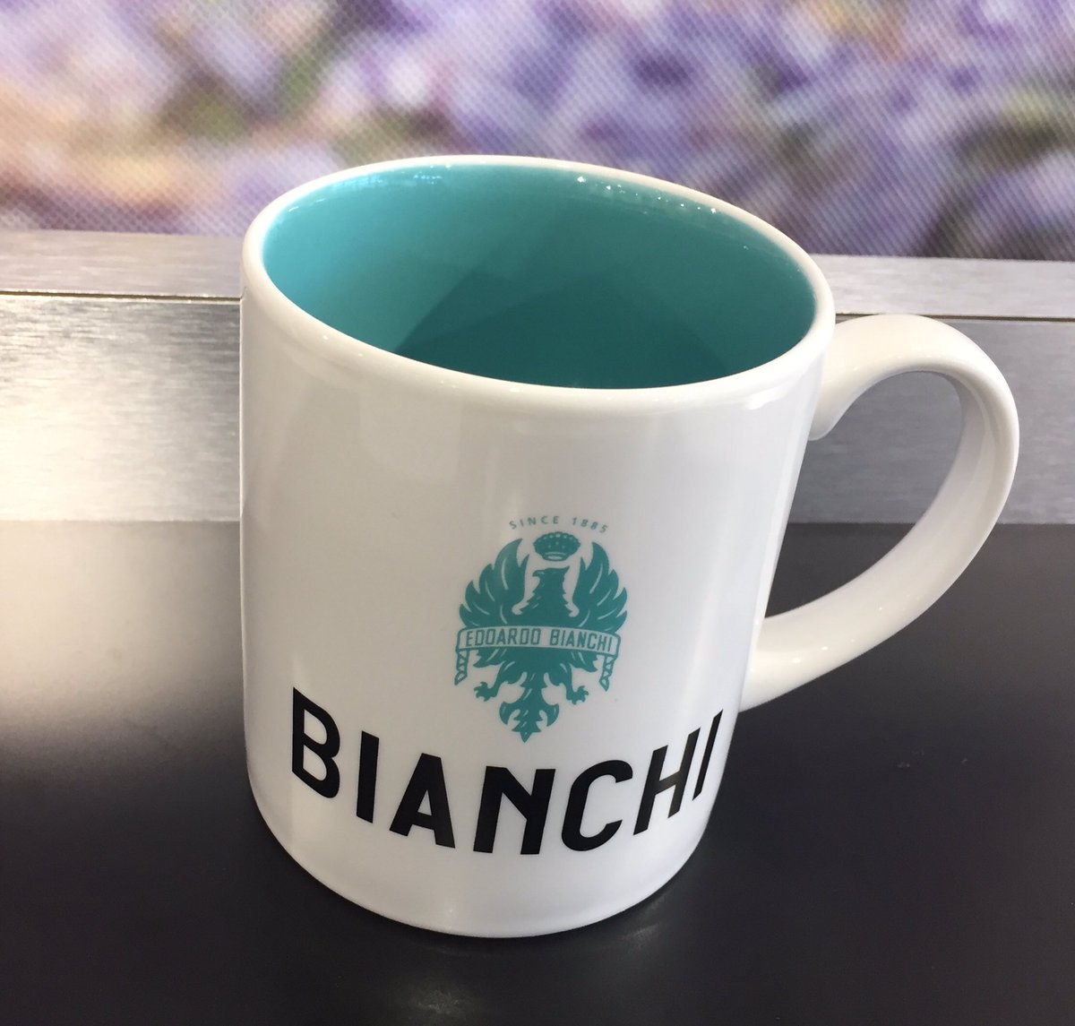 ビアンキファクトリーアウトレット木更津 Bianchi Factory Outlet マグカップ ビアンキイーグルのロゴをあしらったシンプルでオシャレなマグカップ リラックスタイムのお供や プレゼントにもオススメです ビアンキファクトリーアウトレット