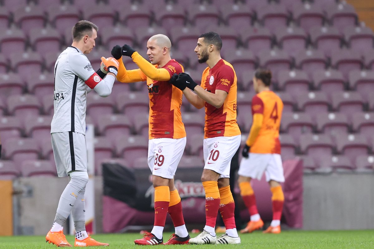 webaslan's tweet photo. Fernando Muslera: " İdolüm Oscar Cordoba. Çünkü saha içindeki duruşunu, kaleye hakimiyetini ve tekniğini çok beğeniyorum. https://t.co/RVyOJogNiH