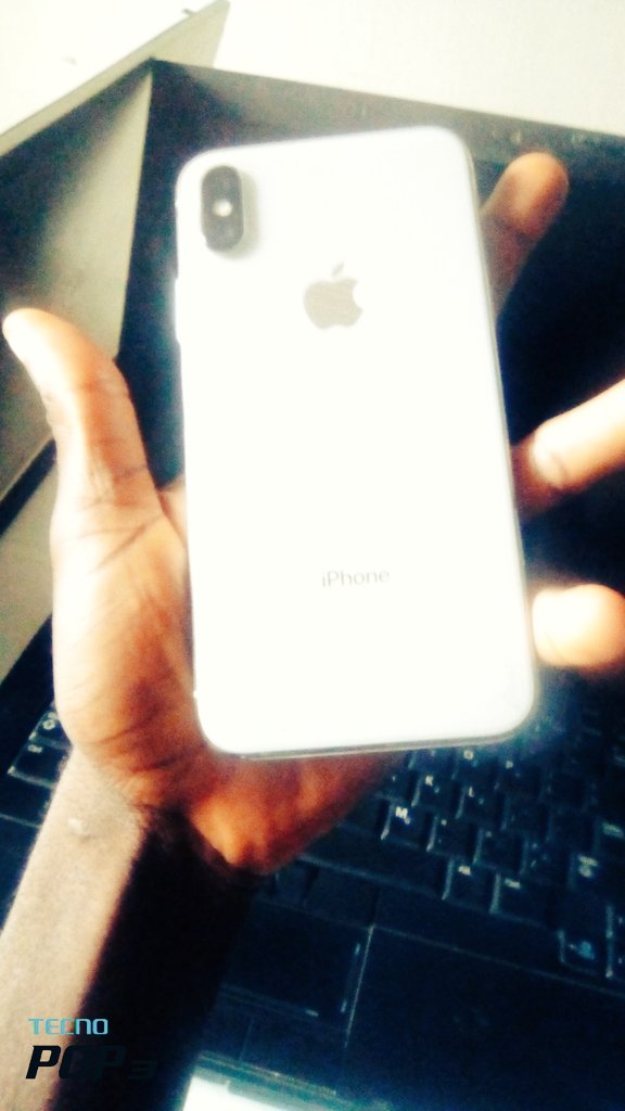 ceda_01's tweet photo. @HG2films iPhone Xmas for sale help retweet and DM for price, very affordable, new and neat https://t.co/aot3XnuCti