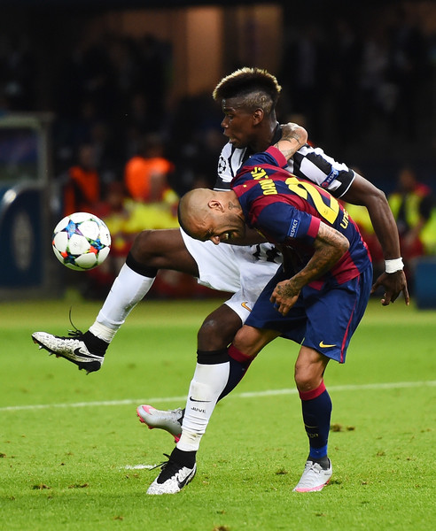 2014/15Finale #JuveBarcellona 1-3Arbitro: ÇakırFallo di Dani Alves su Pogba in area sulla ripartenza il Barcellona segna il 2-1. Finirà 3-1 con gol nel recuperoVAR non c'era - Probabilmente non sarebbe potuto intervenire https://www.sportmediaset.mediaset.it/calcio/championsleague/la-moviola-di-juventus-barcellona_1067817-201502a.shtml