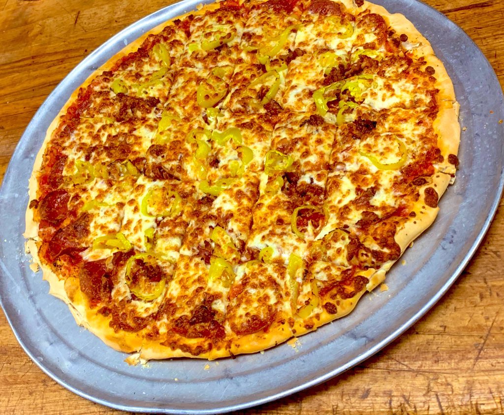 Another Friday means you have another chance to win a free large one topping from Mister B’s! Hit that RT button and make sure you’re following us. #FreePizzaFriday