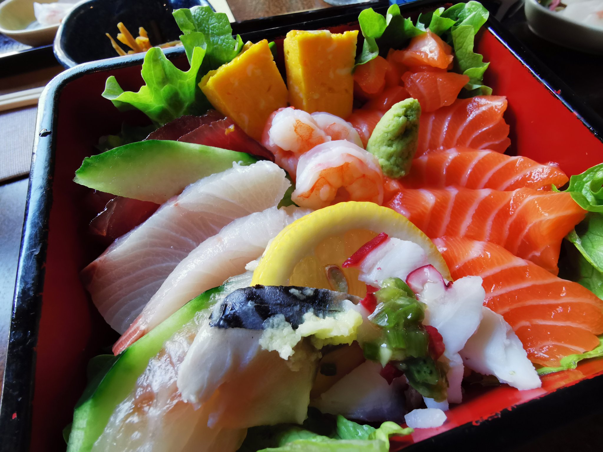 さとこ 北イタリアの通訳 ライセンスドライバー ボローニャの日本食レストランで久しぶりの日本食 海鮮丼スペシャルです おいしかった このお店はイタリアでは数少ない日本人経営のお店 ボローニャ中央駅のすぐ北側にあります Yuzuya Via