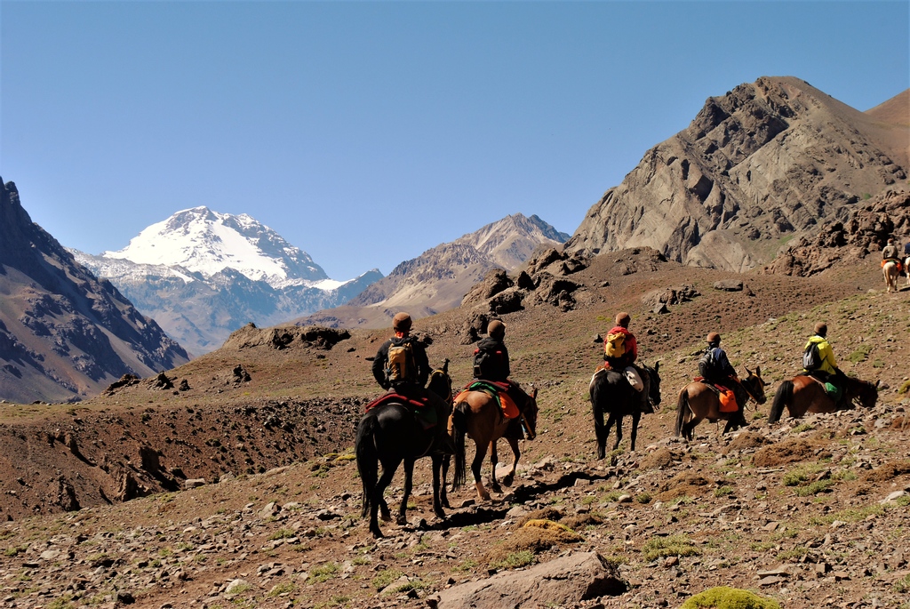 andesverticales's tweet photo. Objetivo - Aventurarnos a llegar a Chile a través de los Andes Centrales!,  con un pequeño grupo de aventureros que finalmente terminamos todos compartiendo esta espectacular aventura! https://t.co/U0TFii0Xzd