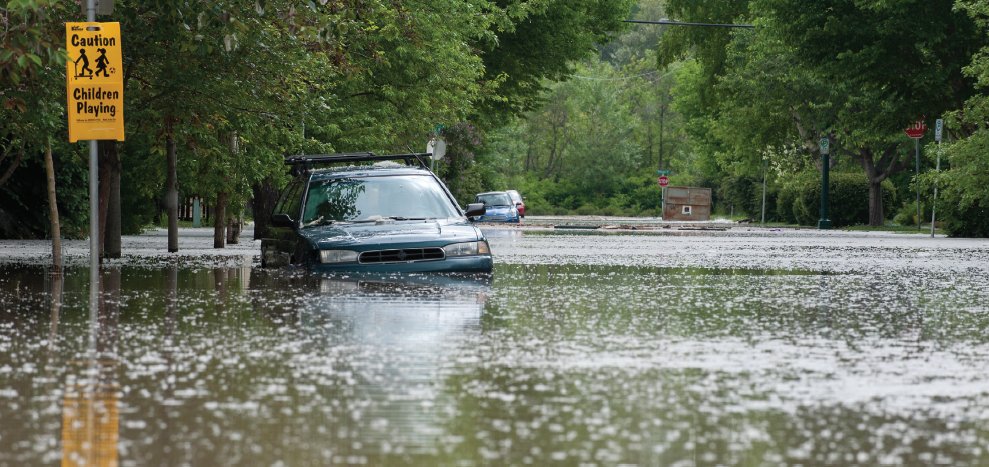 ICCA_Canada's tweet photo. New @UWaterloo report shares how 16 major Canadian cities self-assessed their efforts to reduce the severity of #flood impacts on their jurisdictions and citizens. Read more here: https://t.co/7EWu8r6k6N #ClimateAdaptation #ExtremeWeather #Canada #16cities https://t.co/OcziJEXdrS