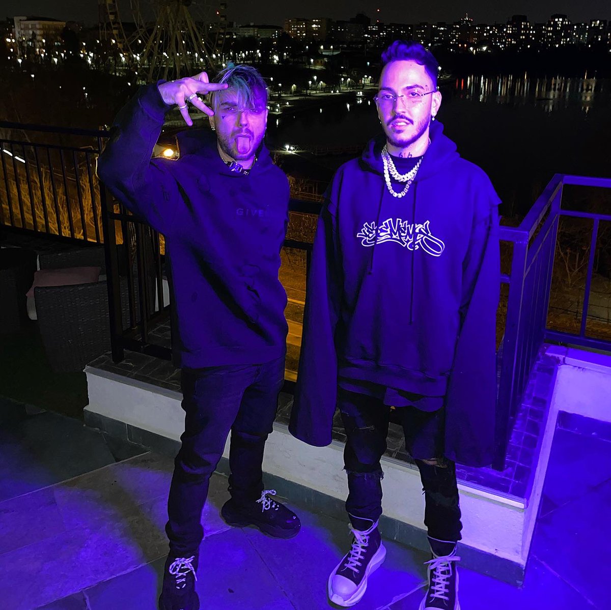 aztegramu's tweet image. RAZBOI CU BANII CLIP NOU SOON