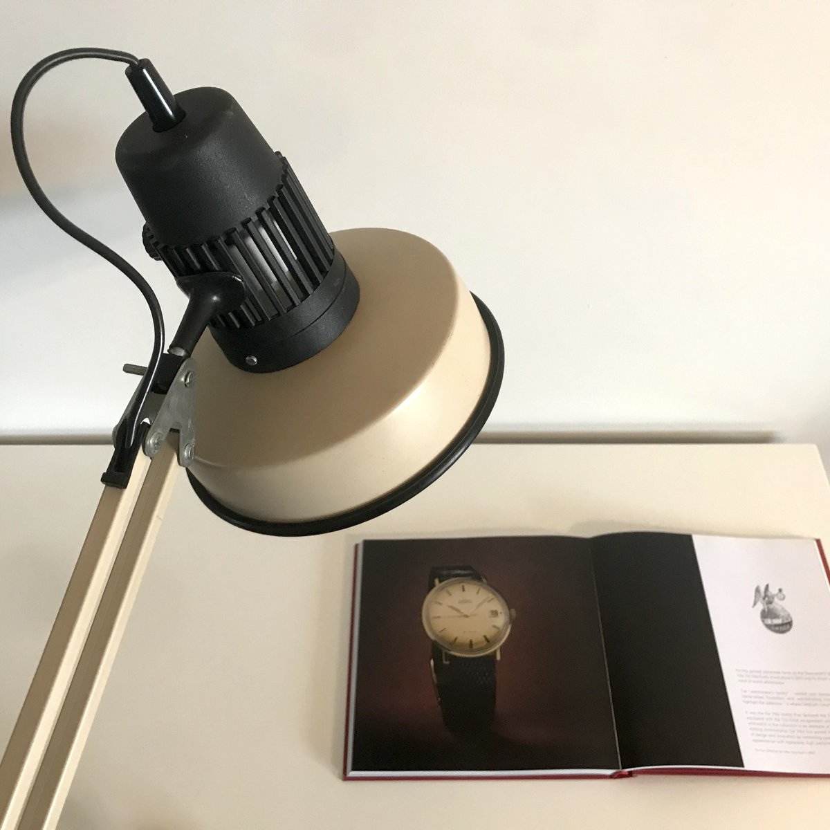 AtticVilar's tweet photo. A Cream Metalarte Architect Clamp Lamp, 70's Spain in mint condition.
For Sale
Price : 120€
#lighting #designlamp #interiordesign #vintage #vintagelamp #vintagedesign #lamp #midcentury #20century #design #interiordesign #interior #interieur #design #70s #spanish #eyecatcher https://t.co/6dS8UxnleO