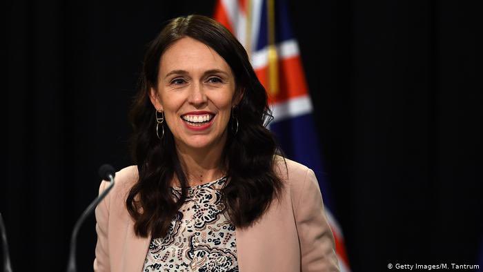 นายก #นิวซีแลนด์ จาซินดา อาร์เดิร์น (Jacinda Ardern) ก็ควรอวยจริงๆแหละ 
-แบนอาวุธสงคราม
-ทั้งกีดกันนายทุนต่างชาติที่เข้ามากอบโกยกำไร 
-สร้างงาน/สถิติตกงานต่ำสุดในรอบ 11 ปี  
-แก้ปห.ความรุนแรงในครอบครัวและการล่วงละเมิดทางเพศ ฯลฯ 
- สนับสนุนLGBTQ/1