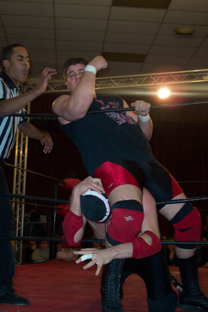 Kevin Steen vs. El Generico:[cont]