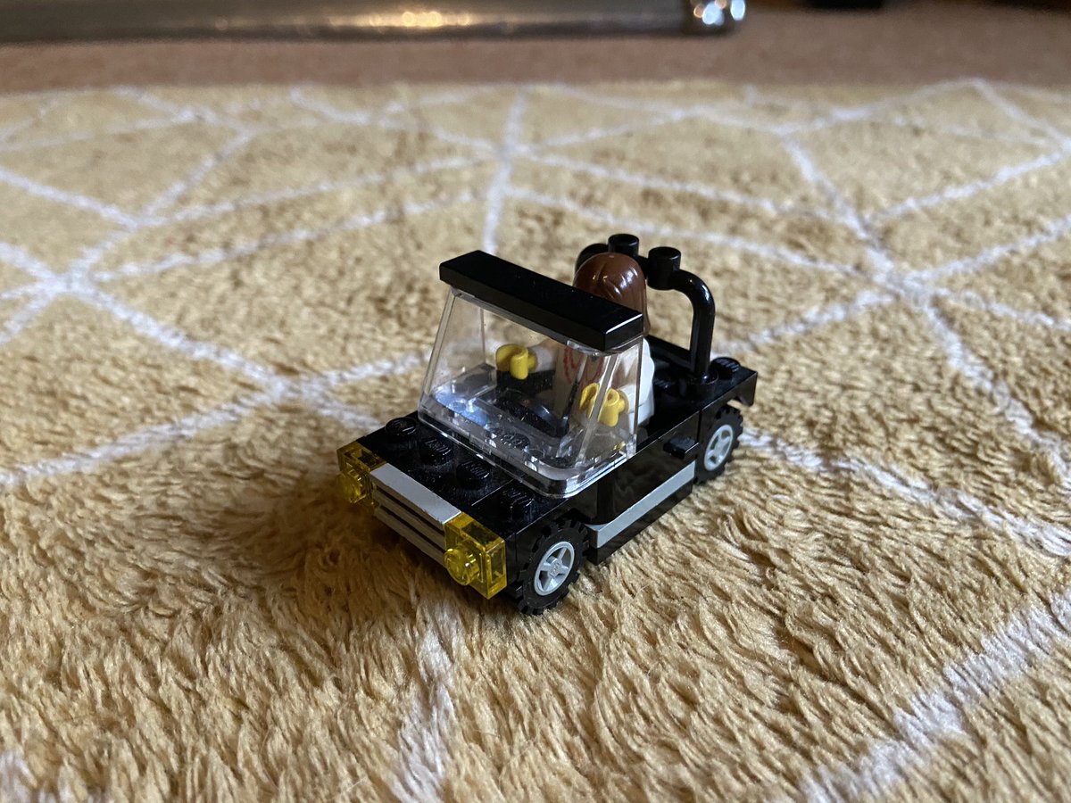 LittleJohn_RC's tweet photo. This is another cool vintage Lego build completed today. 1987 Sports Convertible 6501-1. Dinky little thing it is 😁 #Lego #LegoIsFun #VintageLego #OldLego #LockdownFun #LegoSportsConvertible https://t.co/6jxItHwbml