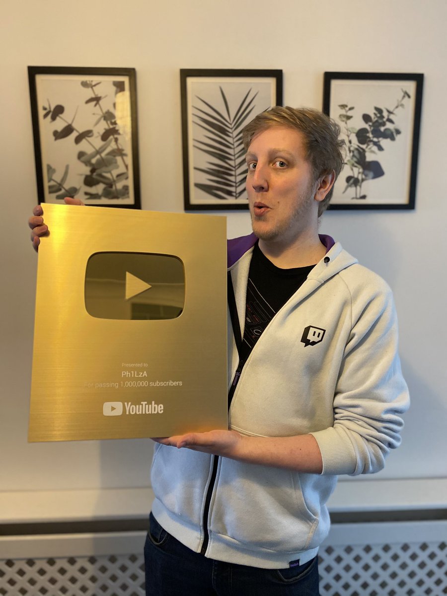 Ph1LzA's tweet image. Thank you SO MUCH for the support everyone 💜 :) This is mental.