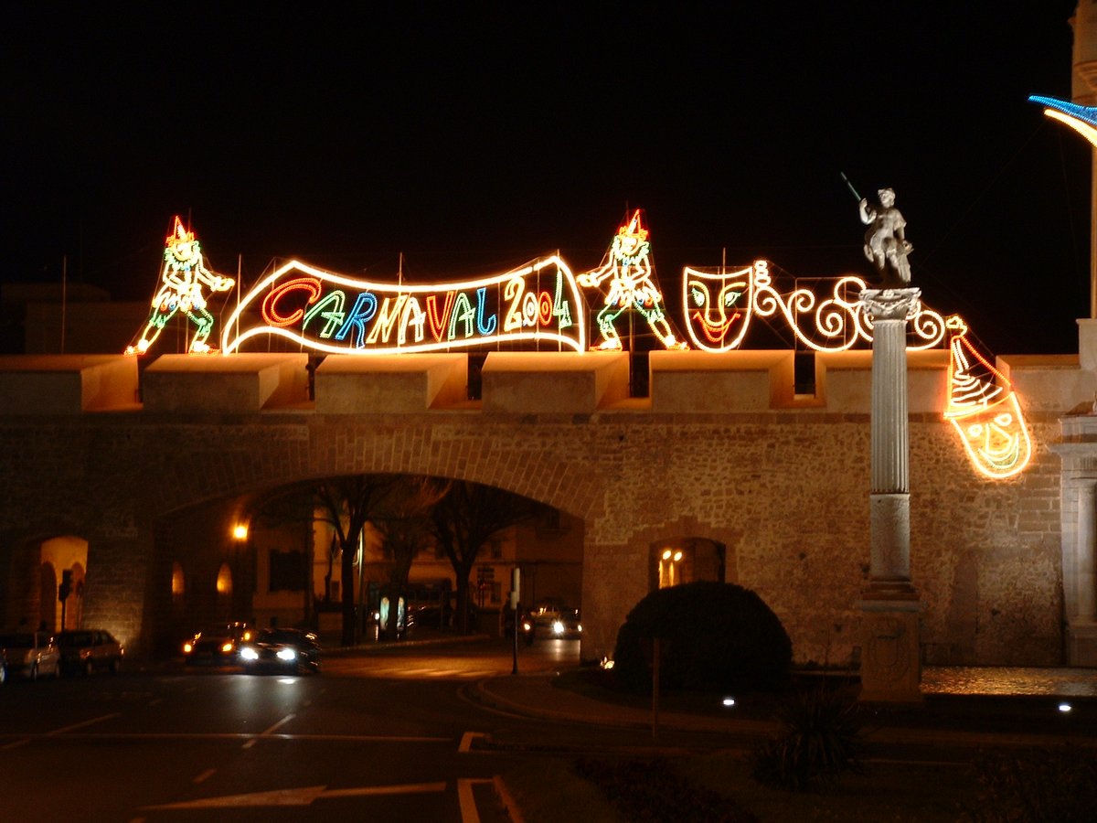 Porgesa's tweet photo. Corría el año 2004 cuando nos encargamos por primera vez de la Iluminación de Carnaval en Cádiz. Desde entonces, nuestra empresa ha tenido el enorme honor y satisfacción de dar luz y colorido al Carnaval por excelencia.

#carnaval #carnavalcadiz #ledlighting #cadiz #cadizturismo https://t.co/ZLMW6aTfkA