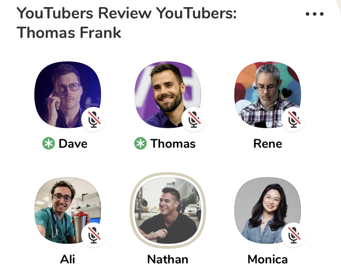 Last night I joined the 'YouTubers Review YouTubers' room on Clubhouse  @TomFrankly was next in the chair to be analyzed and there were some fascinating insights shared for experienced YouTubers and those just starting out (like myself!)Strap in for this thread 