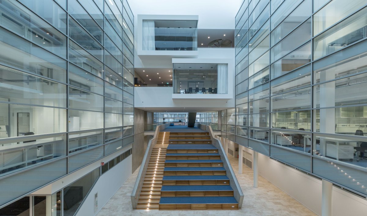 dfg_public's tweet photo. Unter dem Motto "Im Focus das Leben" baut die #Universität zu #Lübeck @UniLuebeck interdisziplinär vermehrt Brücken zwischen der #Medizin und der #KI, der #Mathematik sowie den #Gesundheitswissenschaften. #DFG2020 #fürdasWissen
Mehr #DFG-Mitglieder 👇
https://t.co/Lwx232Jo30 https://t.co/EwhggC6tJ8