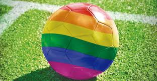 LasColchoneras's tweet photo. Día contra la LGTBI+fobia en el deporte.
Recuerdo del jugador Justinus Fashanu que se quitó la vida por el calvario al que fue sometido tras haber asumido públicamente su condición homosexual.
Nuestra peña espacio libre de machismo, racismo, homofobia y cualquier discriminación. https://t.co/nwHNtMD4IW