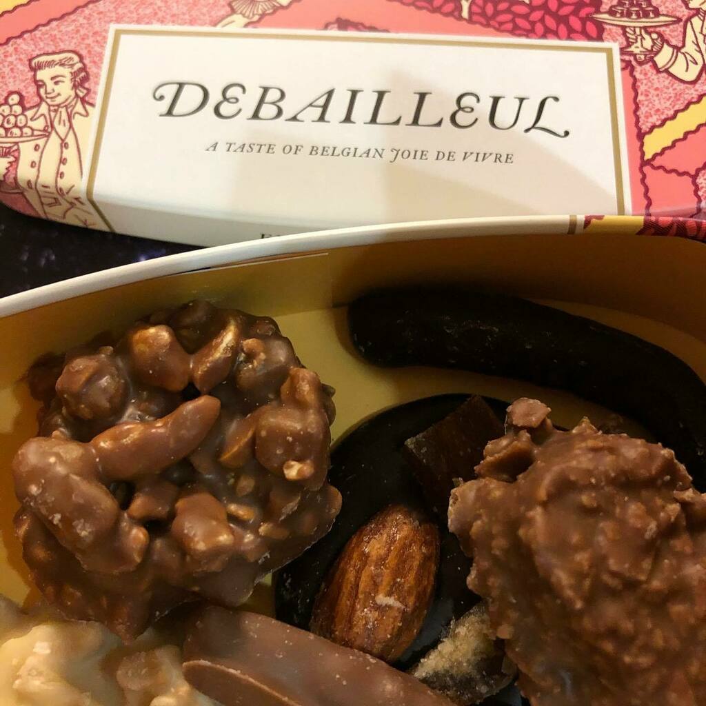 nose87bz178G's tweet photo. 最近食べ物ばっかりやなー。まぁ出かけられへんからね〜。
ってことで嫁さんから貰ったバレンタイン。#バレンタイン #オランジェット #debailleul  #ドゥバイヨル https://t.co/rQhbzYtxgC https://t.co/bVwQ0hgdz9
