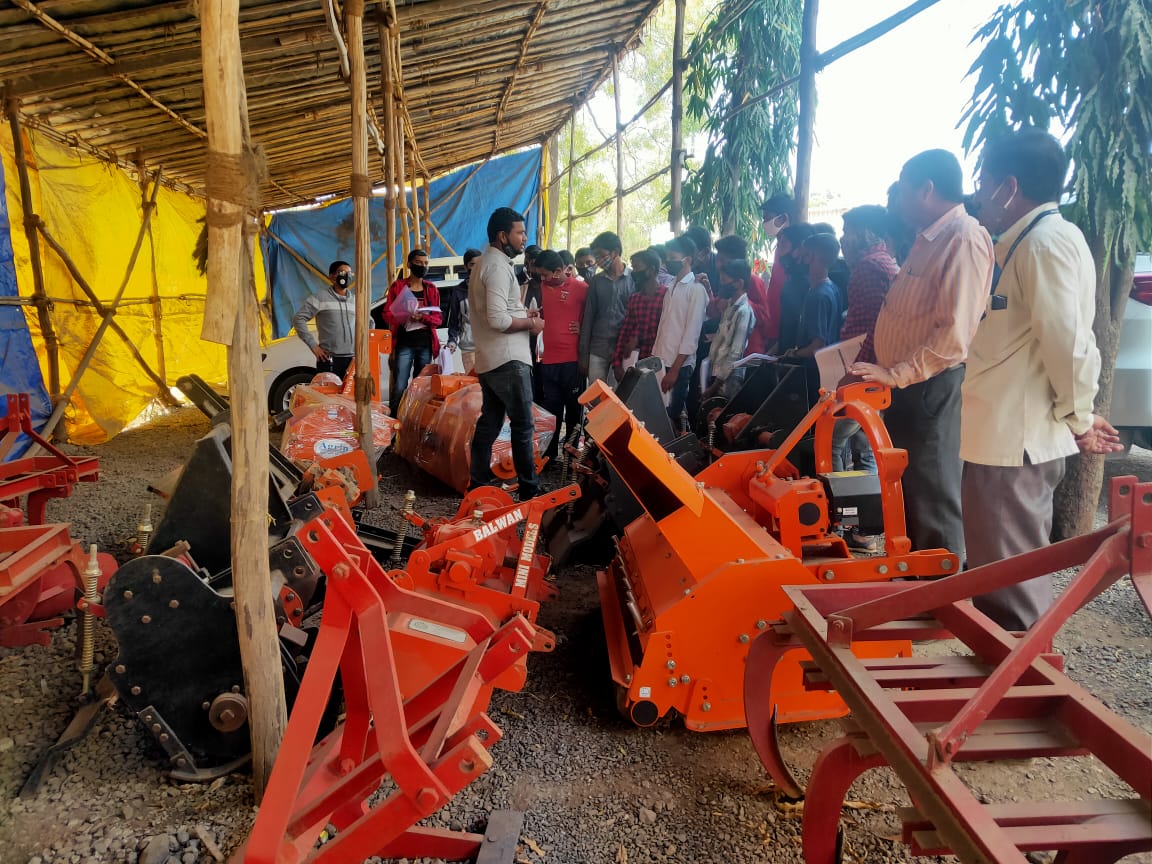 FALIAgriculture's tweet image. Field trips including virtual field trips related to #AgEngineering module are being conducted in FALI schools. 

Students are learning about different farm equipment and its uses.