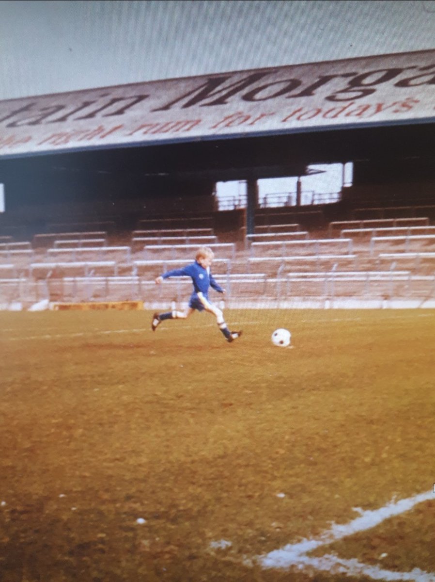 CCFC_jules's tweet image. To think my dad arranged this for me 38 years ago!!! @CardiffCityFC #RonHealey #kickabout #NinianPark 💙💙💙💙💙💙