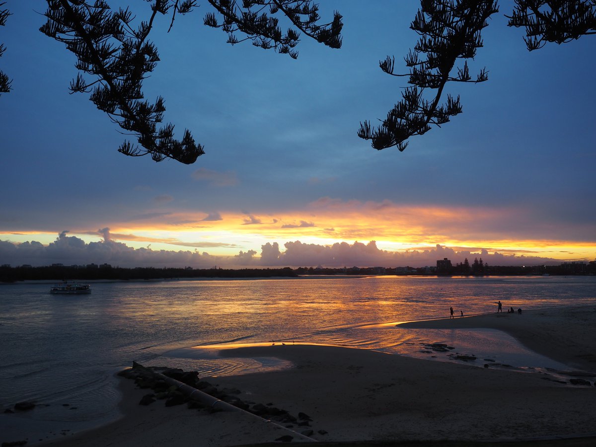 LewisPhilips1's tweet photo. Better weather @SciNate for a sunset cruse along Pumicestone Passage @VisitCaloundra https://t.co/7zEos9kPUY